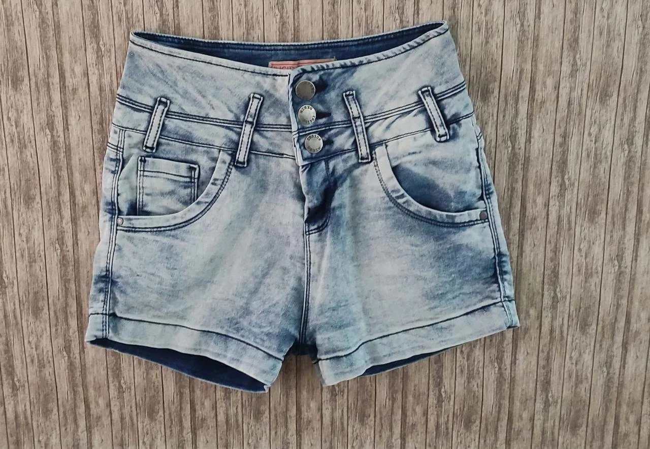 Pantalón vaquero corto